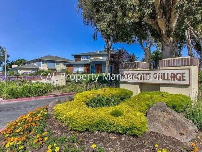 Building Photo - Condo for Rent in North Salinas!