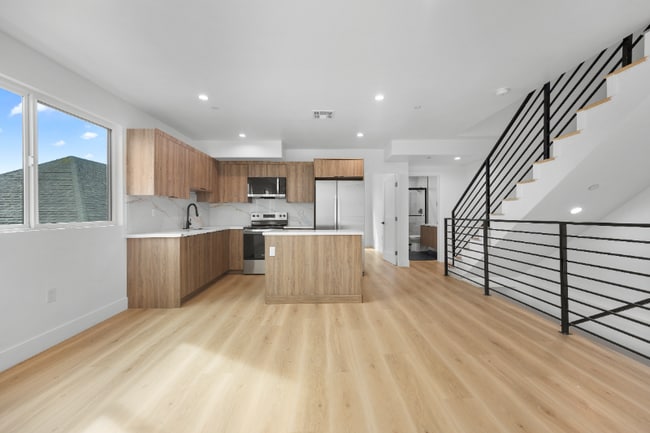 Building Photo - 3209 W 18th St