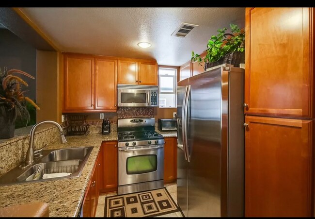 Building Photo - 756 Portside Pl