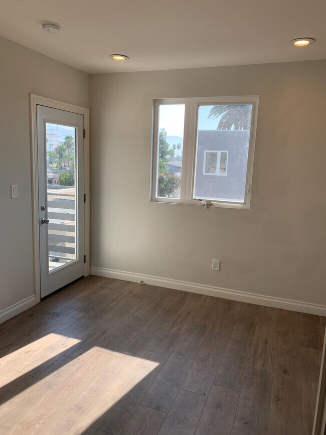 Foto del edificio - 5731 Fulcher Ave