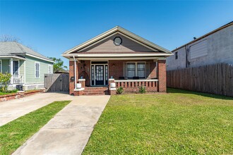 Building Photo - 4508 Avenue O 1/2