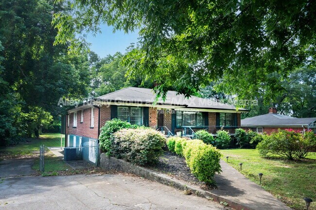 Building Photo - 246 Florida Ave SW