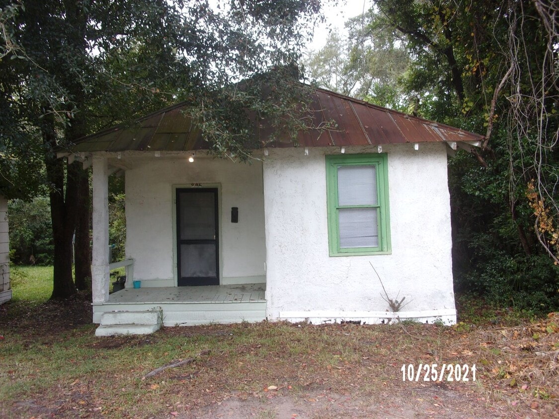 Primary Photo - 206 Samuel St