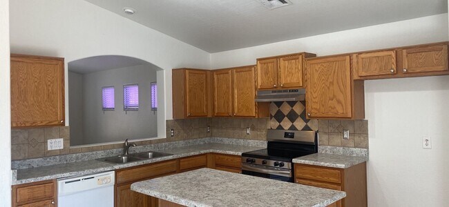 Building Photo - Cute 3 bedroom home in Avondale!