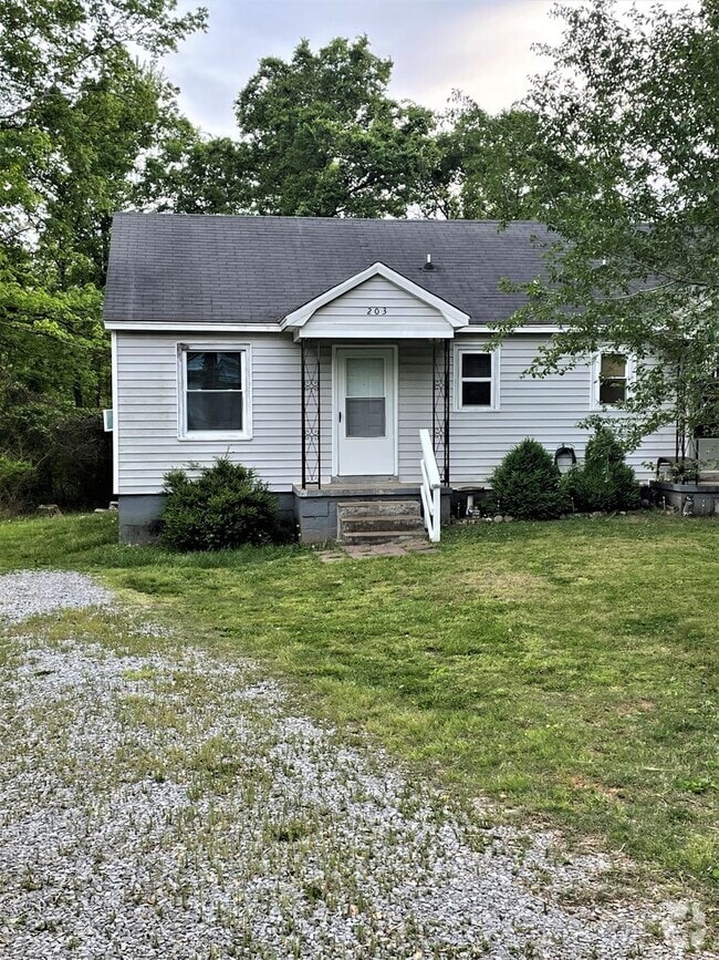 Building Photo - 203 Sunset Ct