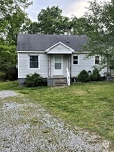 Building Photo - 203 Sunset Ct