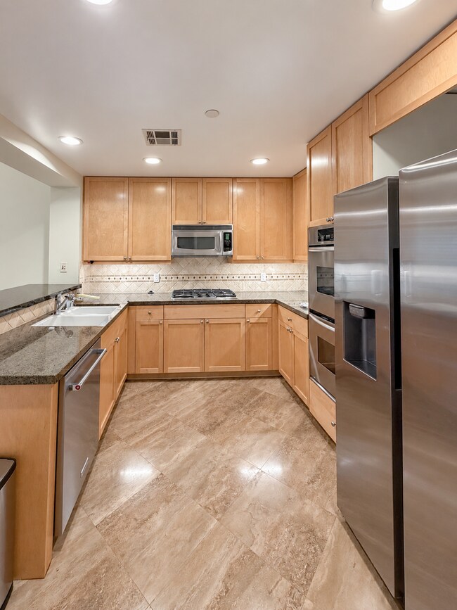 Foto del edificio - 5625 Crescent Prk W