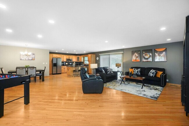 Foto del edificio - 242 Banbury Ave