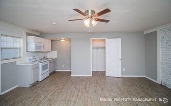 Building Photo - 1312 65th Dr