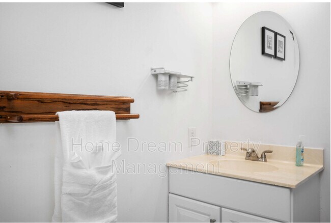 Foto del edificio - 11 Endicott Ln