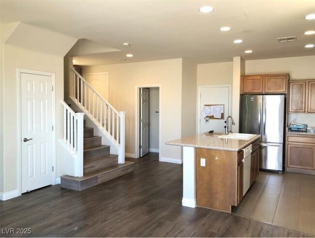 Building Photo - 306 Fringe Ruff Dr
