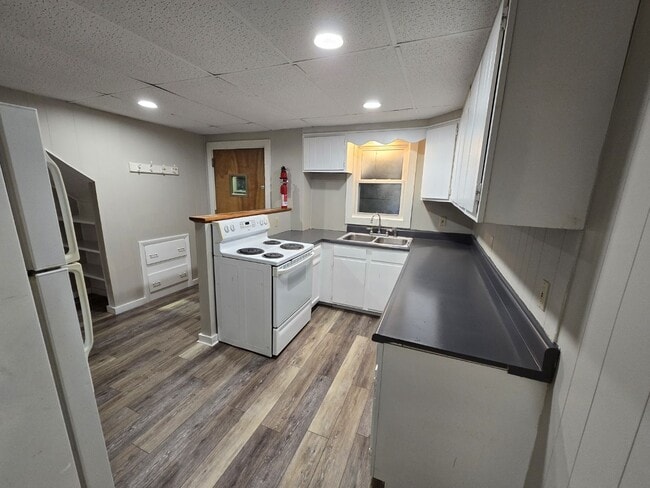 Building Photo - 20 Preble St