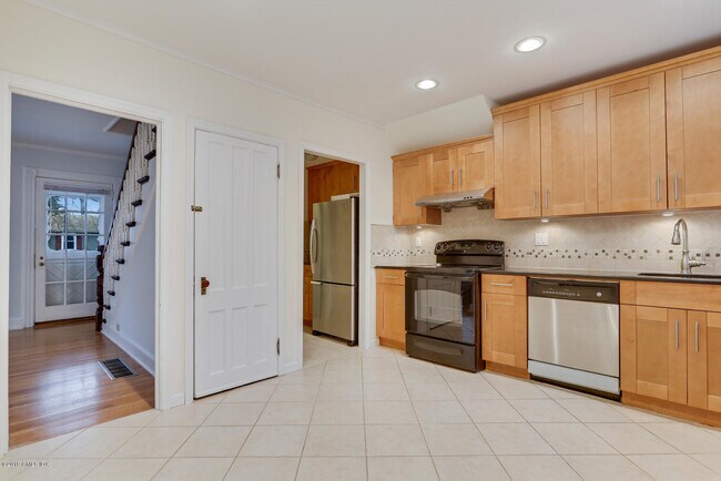 Foto del edificio - 12 Rockland Pl