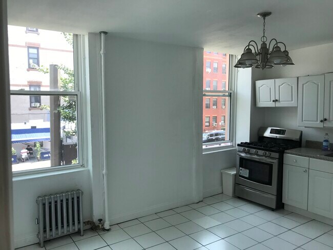 Kitchen - 500 Grand St