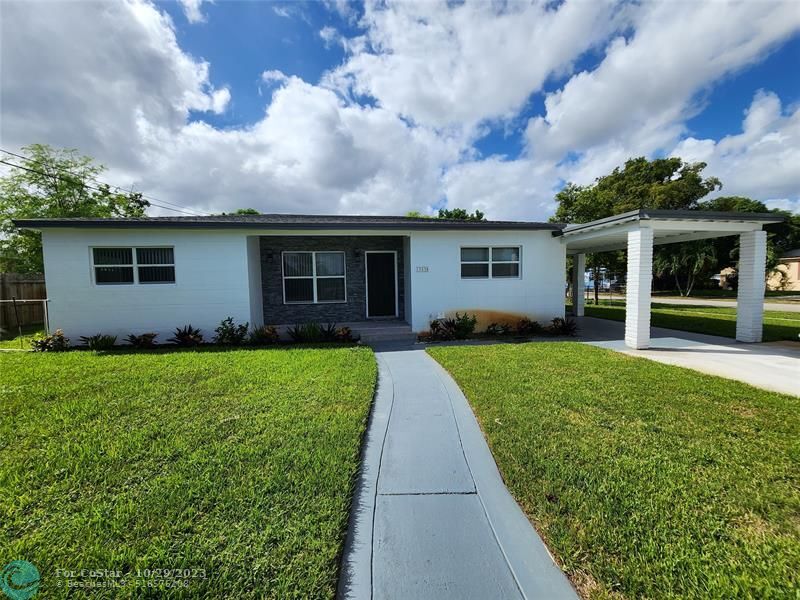 Primary Photo - 15630 NE 4th Ct