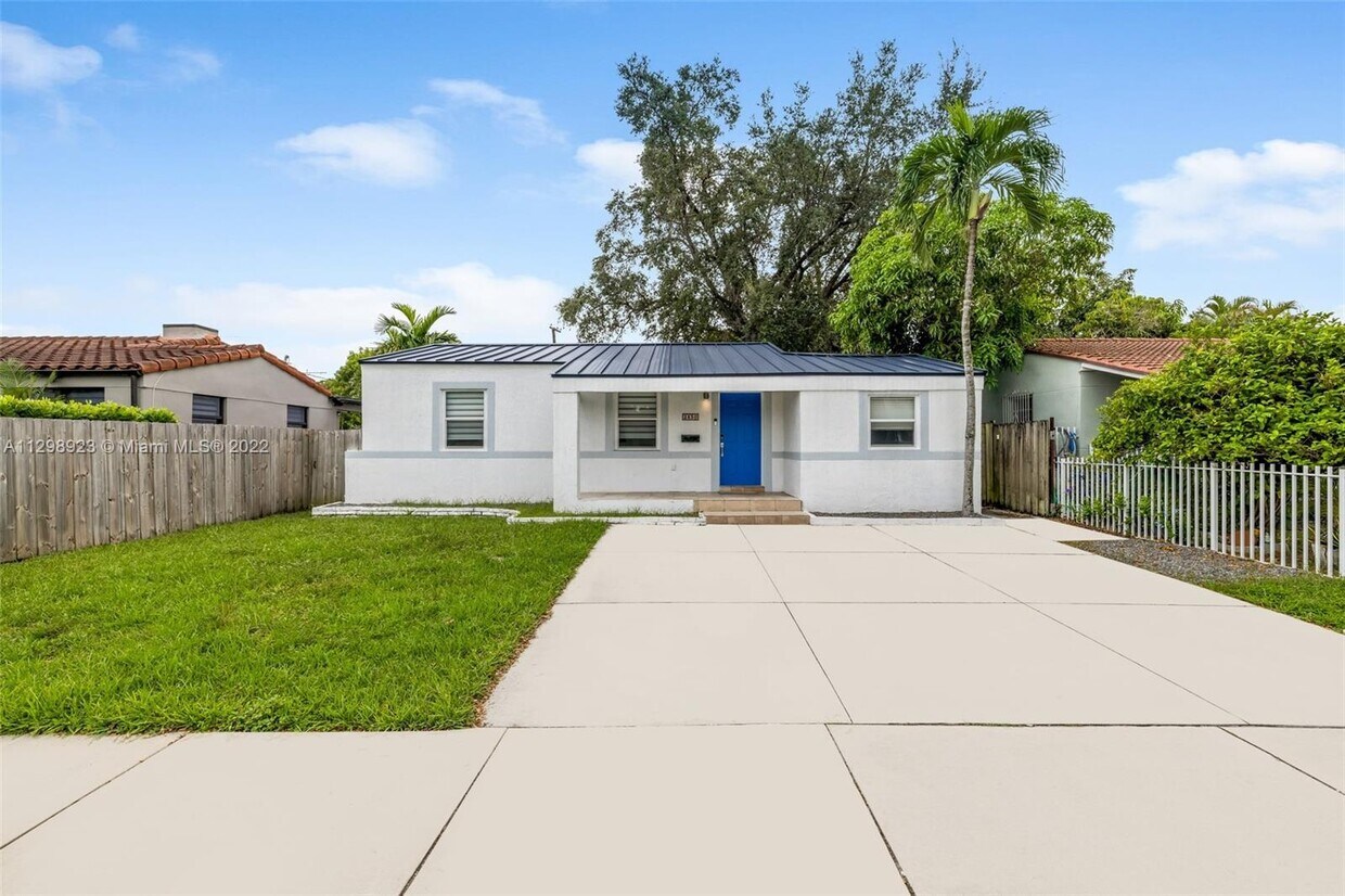 2450 SW 11th St, Miami, FL 33135 Room for Rent in Miami, FL