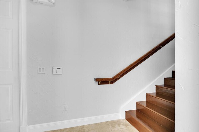 Building Photo - 7535 Old Thyme Ct