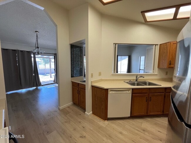 Building Photo - 12234 S Shoshoni Dr