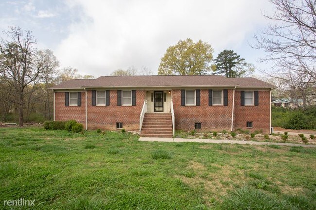 Building Photo - 3 br, 2 bath House - 106 T E White Sr Dr