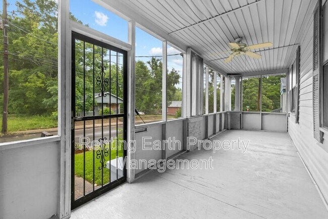 Foto del edificio - 2128 Early St