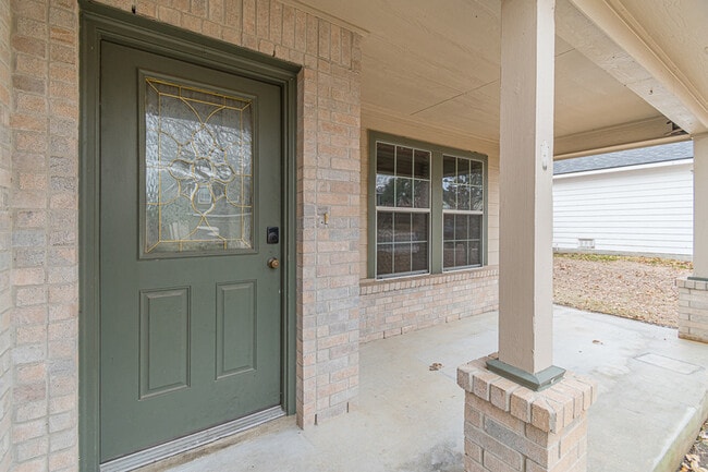 Building Photo - 137 Weeping Way