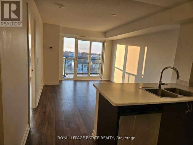 Building Photo - 8 Trent Ave