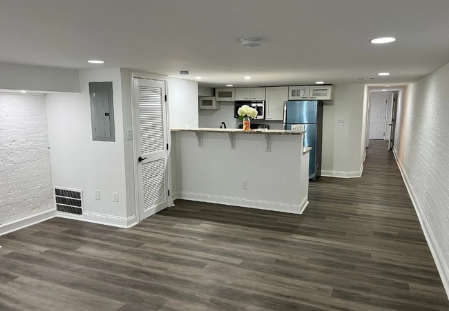 Building Photo - 1928 1st St NW