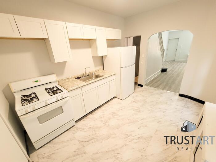 Primary Photo - 3 bedroom House