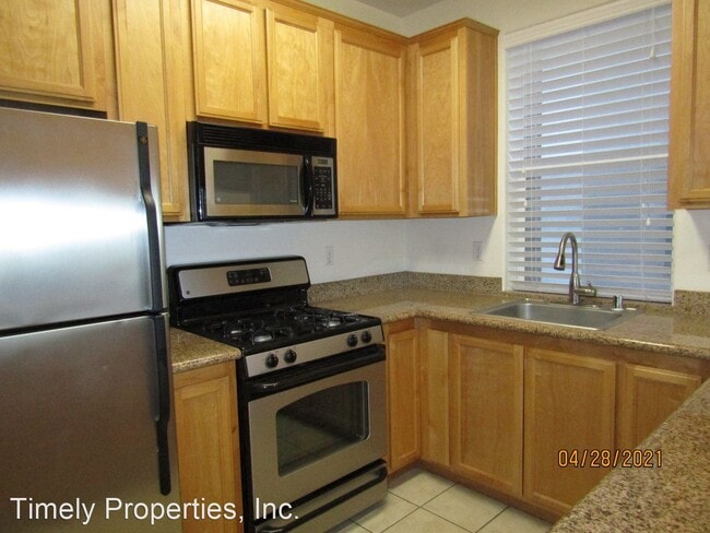 Building Photo - 3 br, 2 bath House - 905 Doubles Drive #212