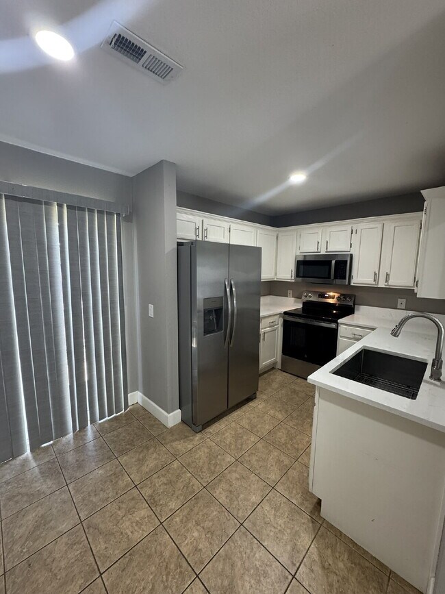 Building Photo - 2729 Lenox Ct