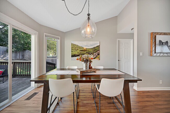 Comedor - 638 Copperfield Dr