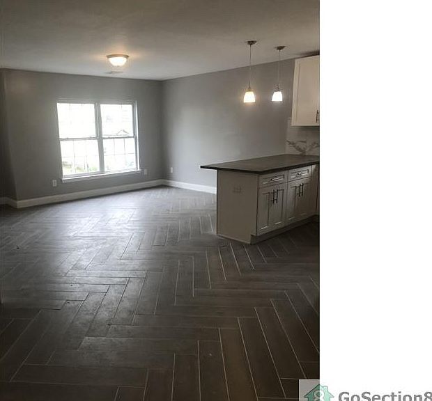 Foto del edificio - Single Family Home at 51 2nd Ave , Newark