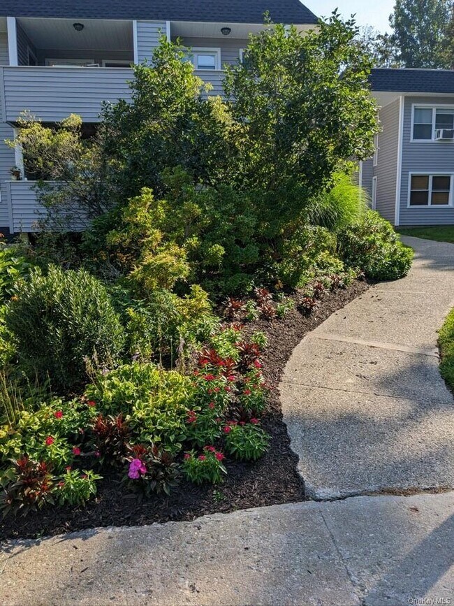 Foto del edificio - 10 Wild Oaks Rd