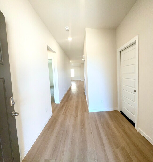 Foto del edificio - 5382 Selah St