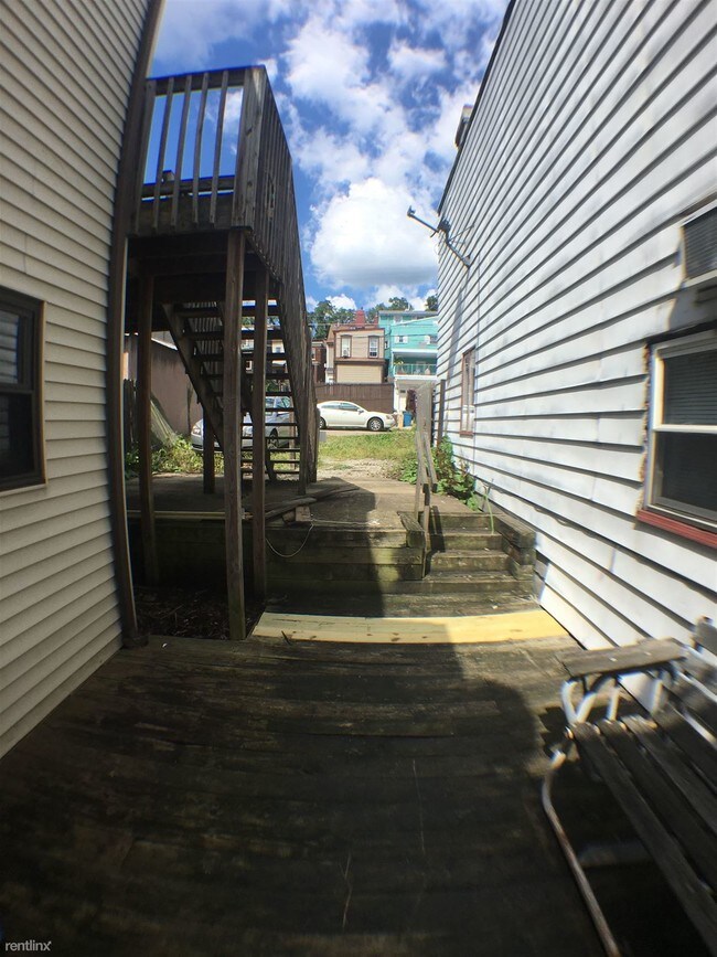 Building Photo - 2040 Lowrie St