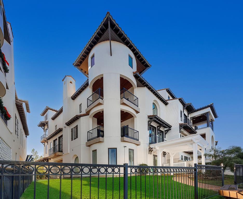 30 Lakeside Cove, The Woodlands, TX 77380 Condo for Rent in The