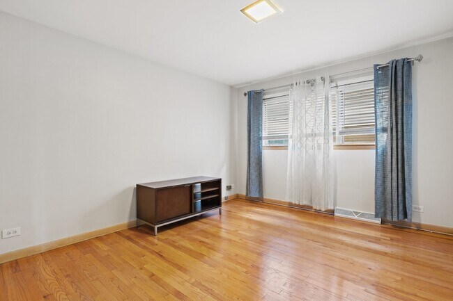 Foto del edificio - 1630 E 92nd Pl
