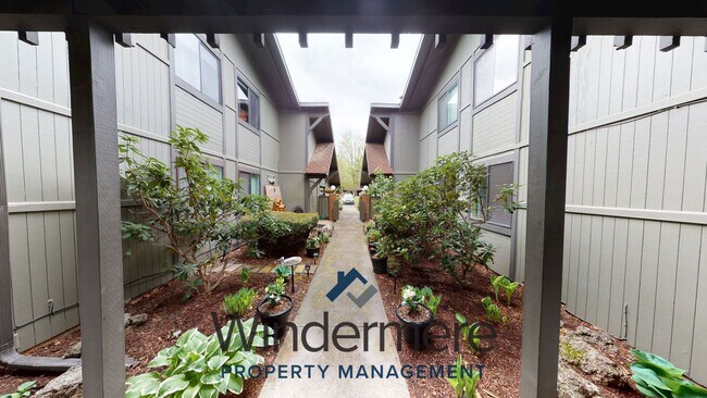 Foto del edificio - 601 Village Way