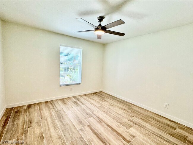 Foto del edificio - 3300 Timberwood Cir
