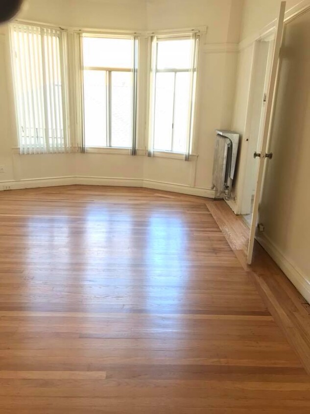 Foto del edificio - 2419 Durant Ave