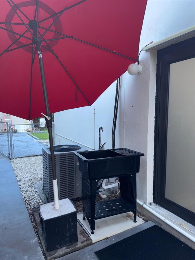 Building Photo - 13142 SW 5th St