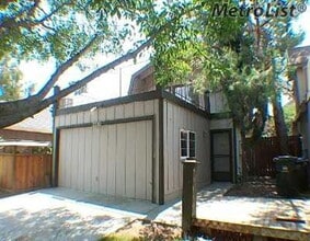 Building Photo - 3130 Lillard Dr
