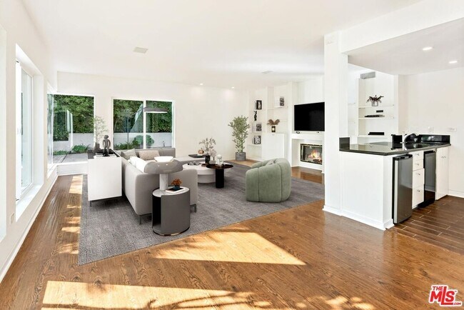 Foto del edificio - 10381 Strathmore Dr