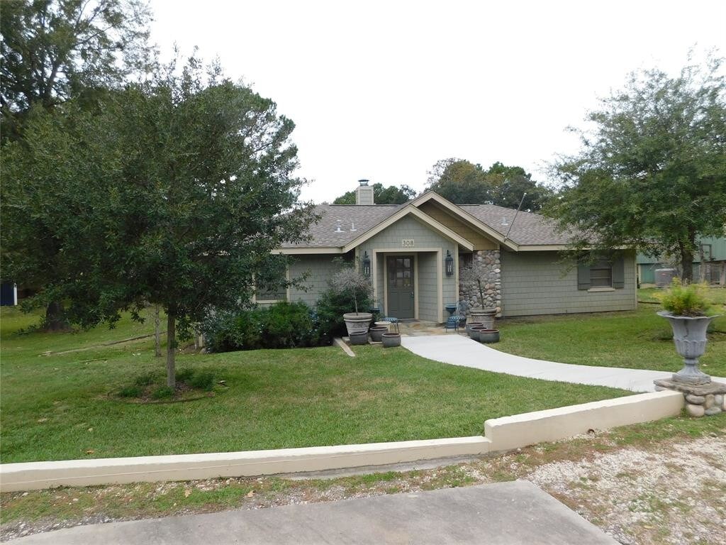 308 Indian Shore, Livingston, TX 77351 House Rental in Livingston, TX