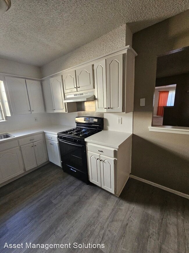 Building Photo - 5 br, 1.5 bath House - 4404 Meadowoak