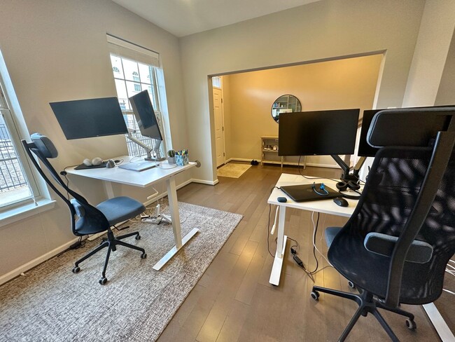 Building Photo - Huge 3 Bedroom EOG Townhome in Jessup!