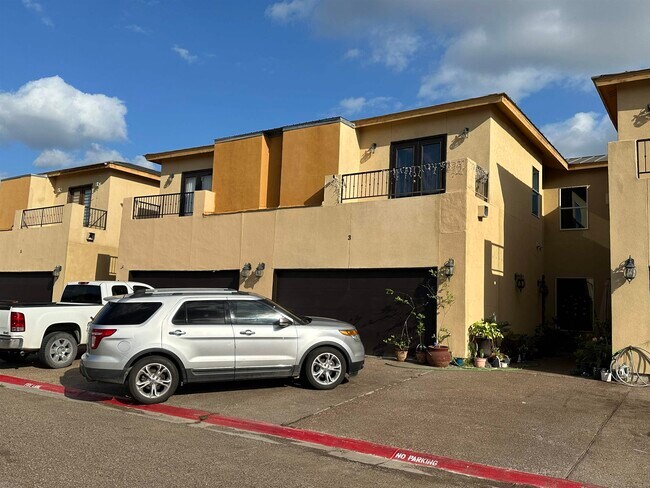 Foto del edificio - 7601 King Arthurs Ct