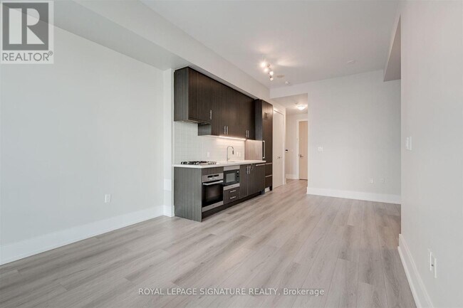 Building Photo - 29-429 Queens Quay E