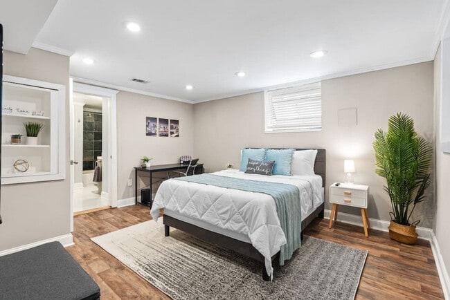 Building Photo - 657 McGruder St NE