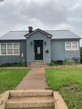 Building Photo - 466 W 200 N